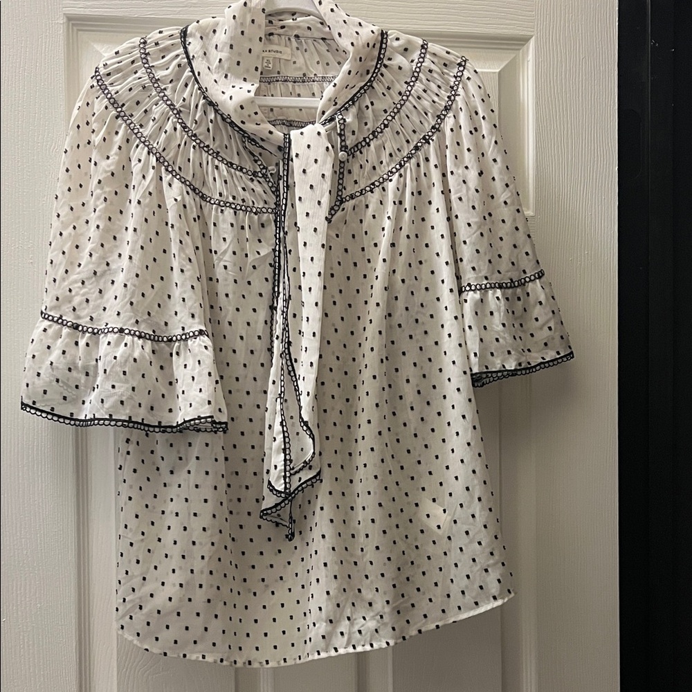 Max Studio White and Black Patterned Blouse